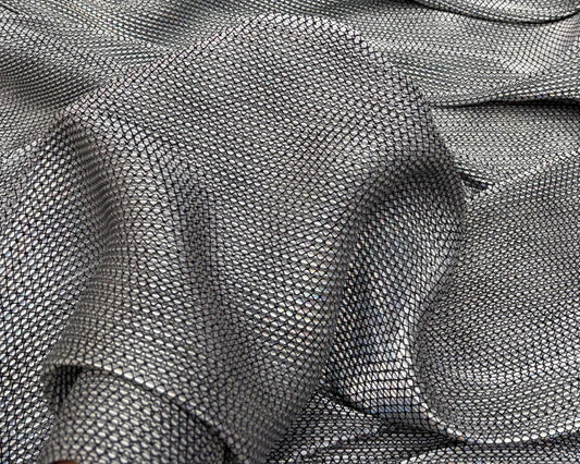 Snake pleats