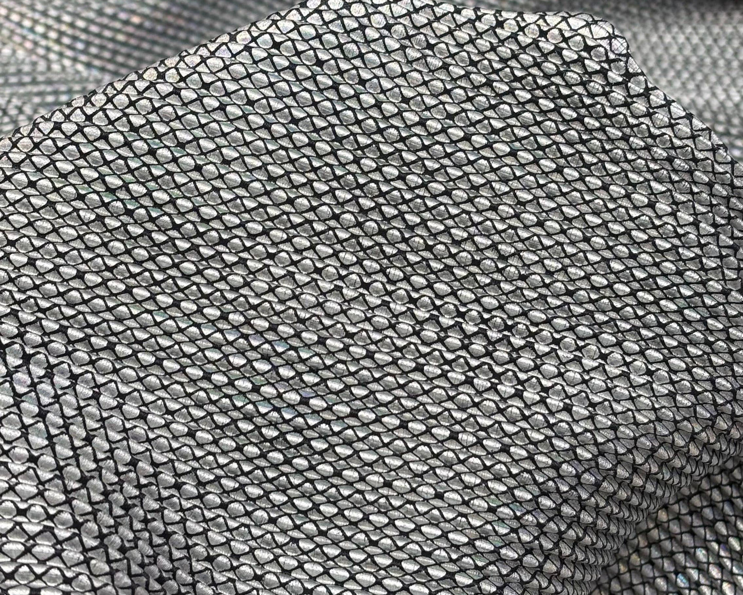 Snake pleats